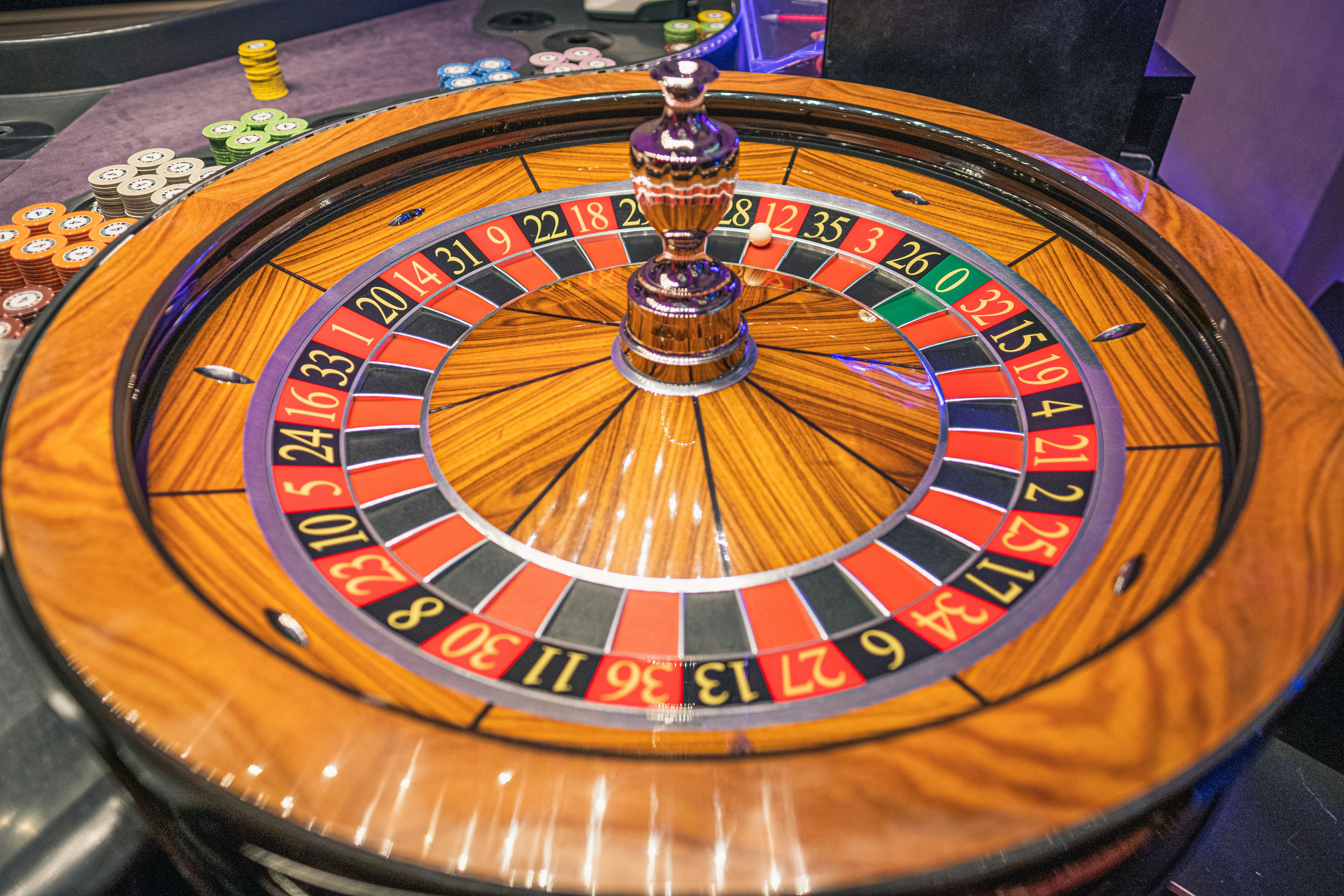 A red or black wheel game